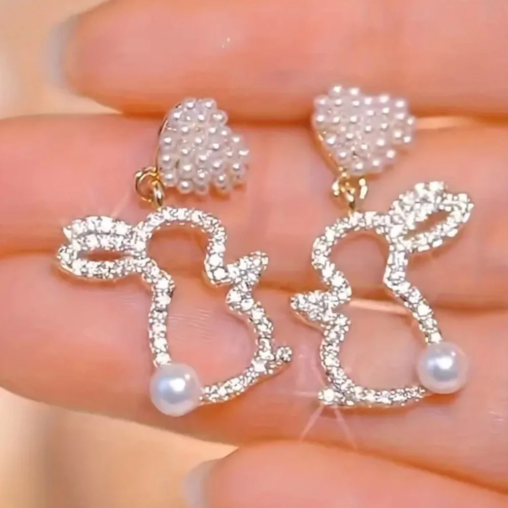 🎉Host Pick🎉NWT! Beautiful Bunny Pierced Post Dangle Earrings with Rhinestones!